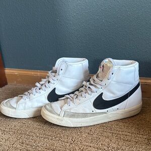 Nike Blazers size 9 women’s